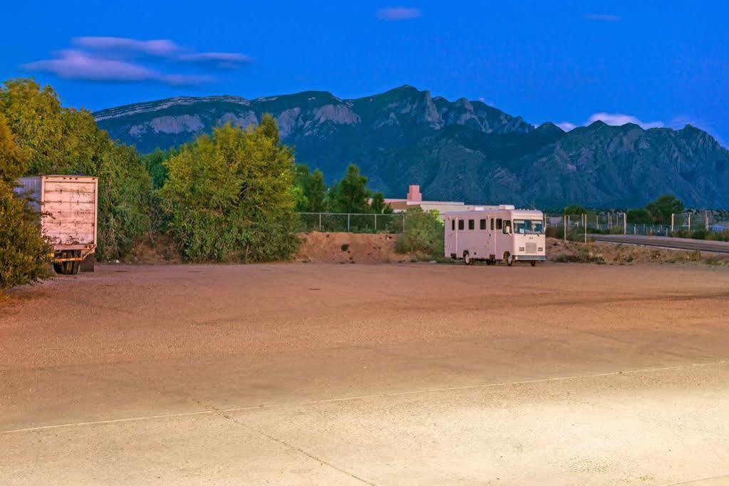 Super 8 By Wyndham Bernalillo Hotel Kültér fotó